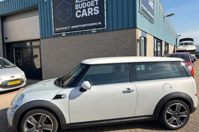 MINI Clubman (2011) thumbnail 2