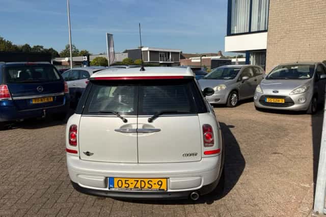 MINI Clubman (2011) thumbnail 5