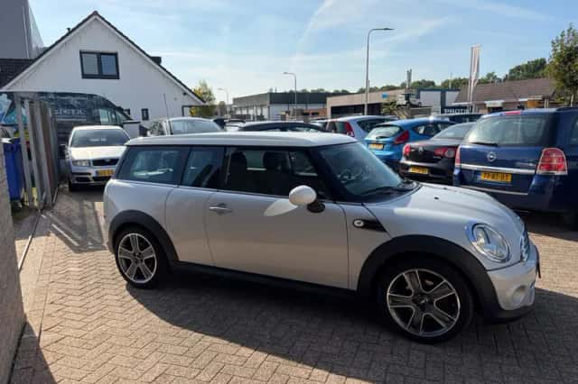 MINI Clubman (2011) thumbnail 6