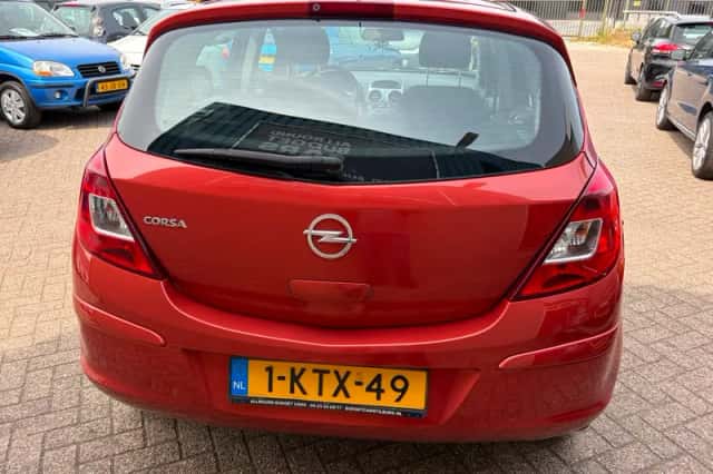 Opel Corsa (2013) thumbnail 6