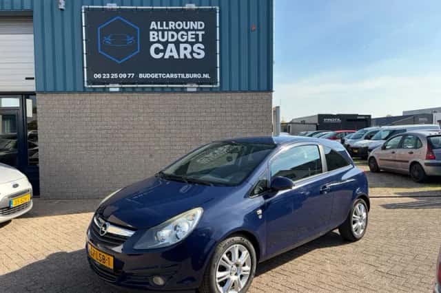 Opel Corsa (2010) thumbnail 1