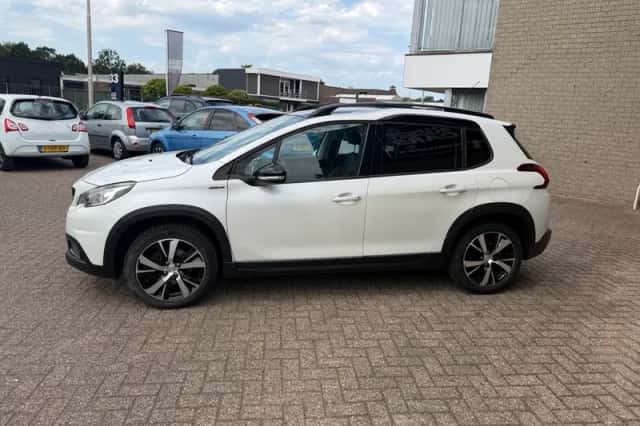 Peugeot 2008 (2016) thumbnail 5