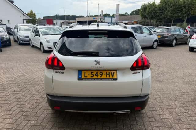 Peugeot 2008 (2016) thumbnail 6