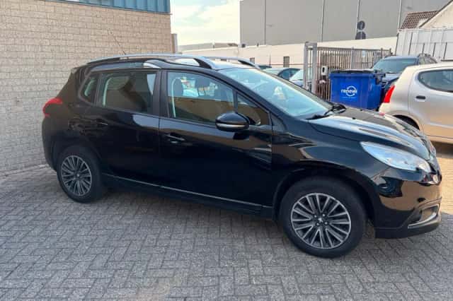 Peugeot 2008 (2015) thumbnail 6