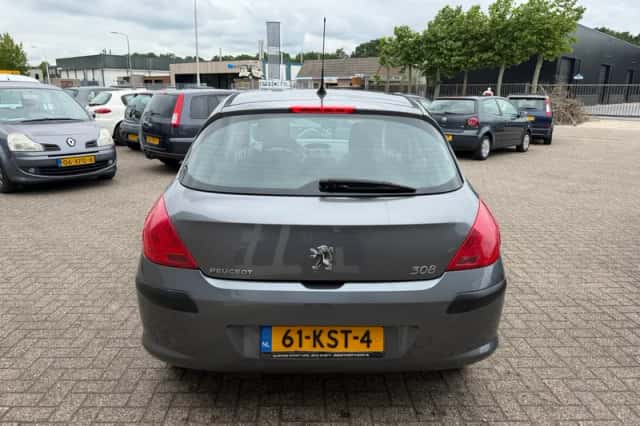 Peugeot 308 (2010) thumbnail 4