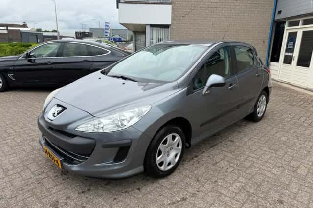 Peugeot 308 (2010) thumbnail 6