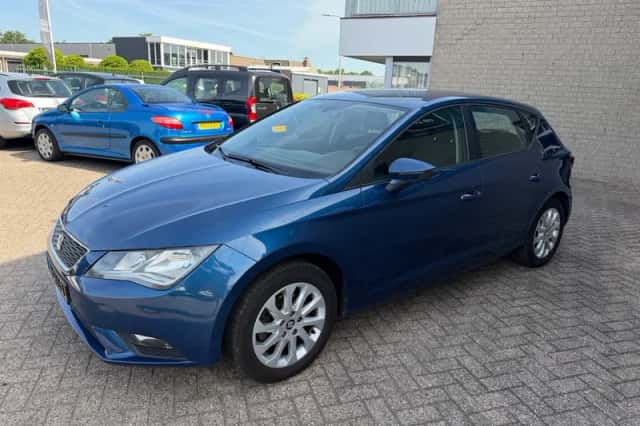SEAT Leon (2015) thumbnail 5