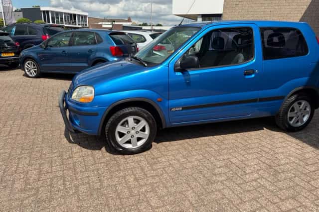Suzuki Ignis (2002) thumbnail 4