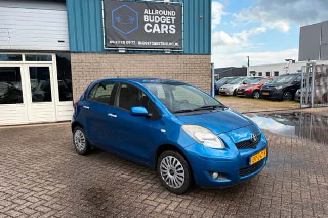 Toyota Yaris (2010) thumbnail 1