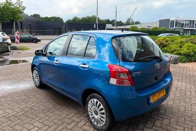 Toyota Yaris (2010) thumbnail 5
