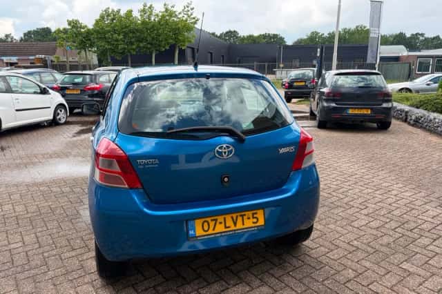Toyota Yaris (2010) thumbnail 6