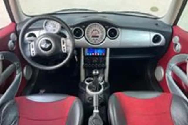 MINI Cooper (2002) thumbnail 1