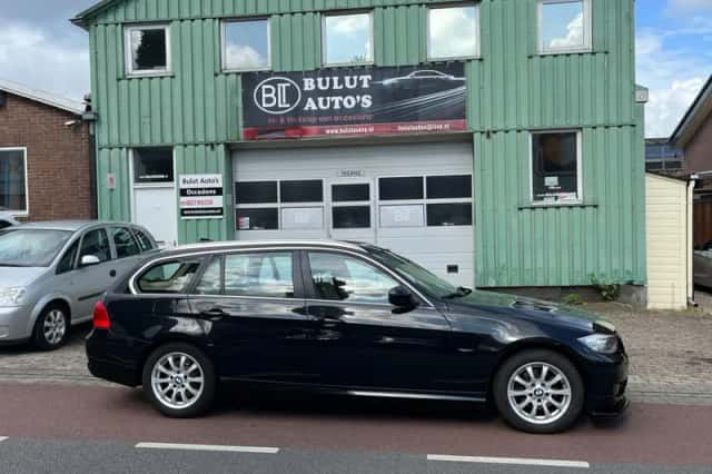 BMW 3-Serie (2011) thumbnail 1