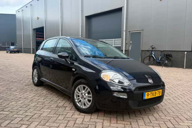 Fiat Punto (2014) thumbnail 1