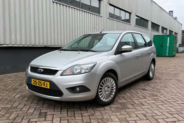 Ford Focus (2008) thumbnail 3