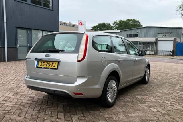 Ford Focus (2008) thumbnail 6