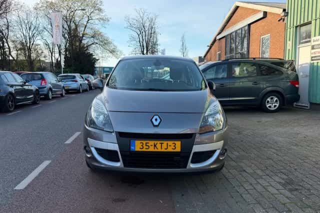 Renault Scénic (2010) thumbnail 3