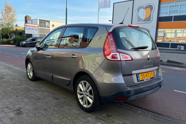 Renault Scénic (2010) thumbnail 5