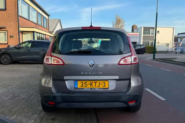 Renault Scénic (2010) thumbnail 6