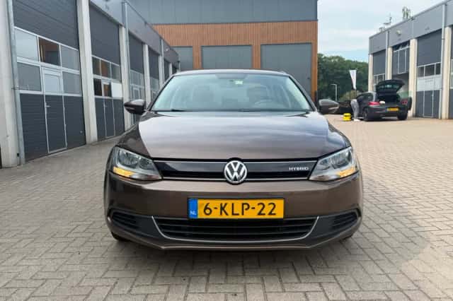 Volkswagen Jetta (2013) thumbnail 2