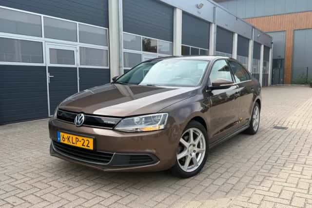 Volkswagen Jetta (2013) thumbnail 3