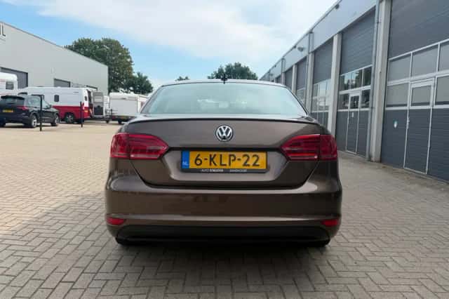 Volkswagen Jetta (2013) thumbnail 5