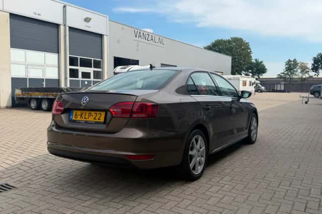 Volkswagen Jetta (2013) thumbnail 6