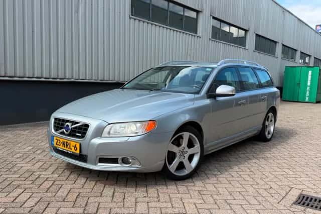 Volvo V70 (2010) thumbnail 3