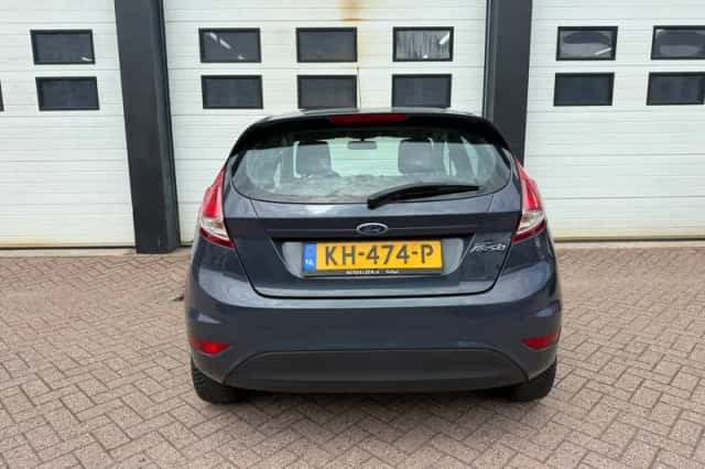 Ford Fiesta (2015) thumbnail 6