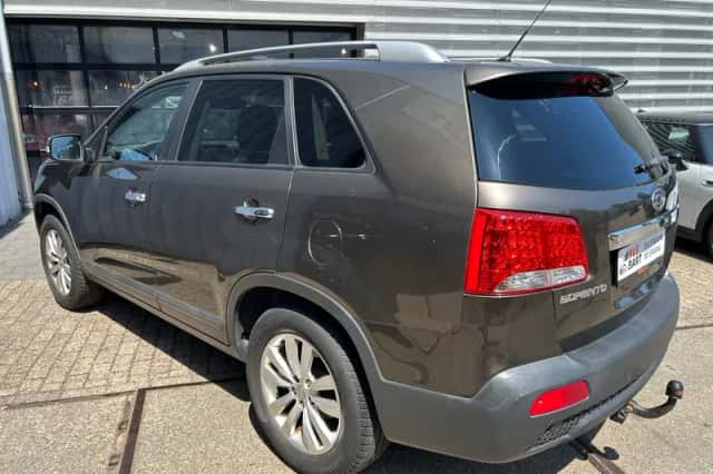 Kia Sorento (2010) thumbnail 6