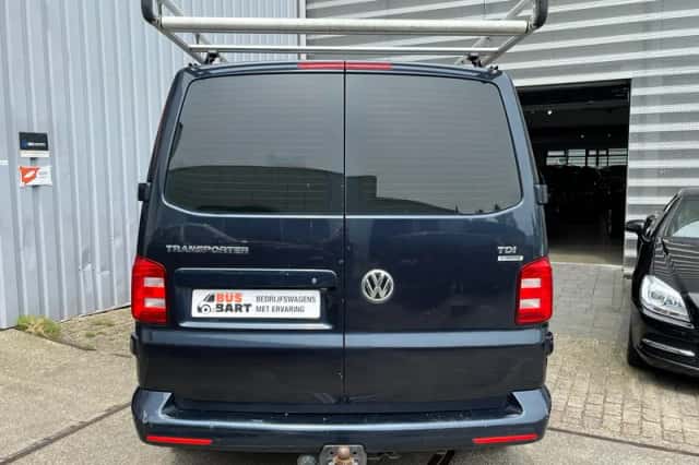 Volkswagen Transporter (2016) thumbnail 5