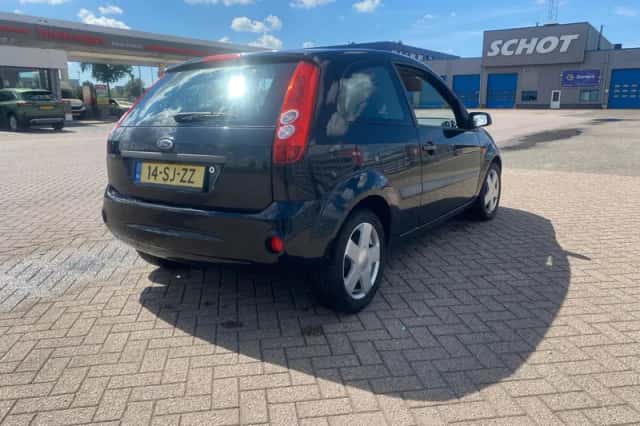 Ford Fiesta (2006) thumbnail 4