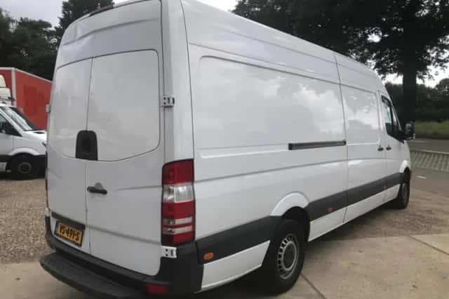 Mercedes-Benz Sprinter (2016) thumbnail 2