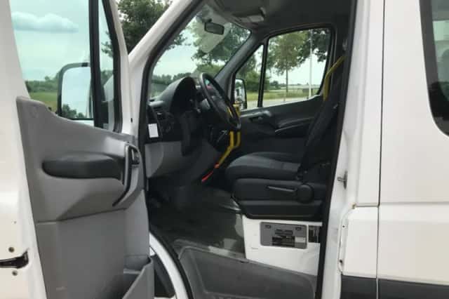Volkswagen Crafter (2012) thumbnail 3