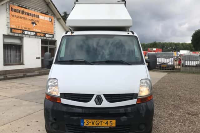 Renault Master (2010) thumbnail 2