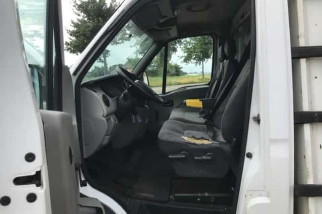 Renault Master (2010) thumbnail 3
