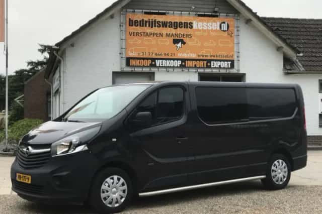 Opel Vivaro (2015) thumbnail 1