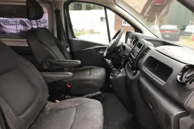 Opel Vivaro (2015) thumbnail 5