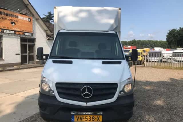 Mercedes-Benz Sprinter (2016) thumbnail 2