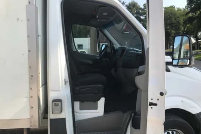 Mercedes-Benz Sprinter (2016) thumbnail 5
