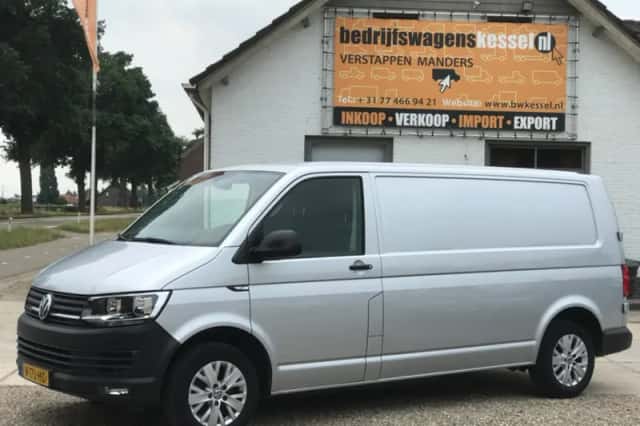 Volkswagen Transporter (2017) thumbnail 1