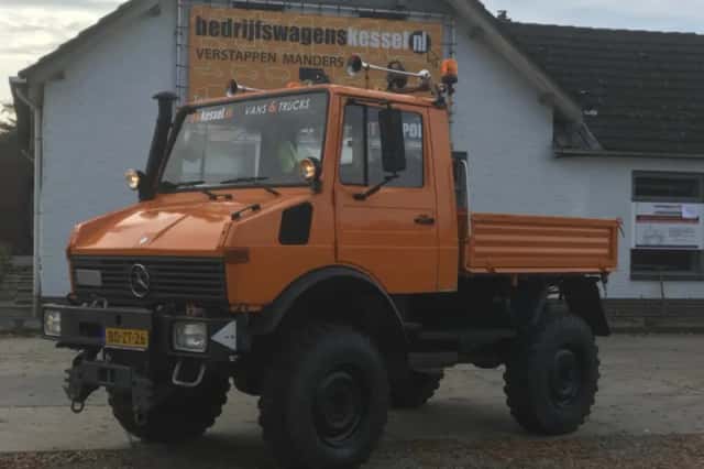 Mercedes-Benz Unimog (1980) thumbnail 2