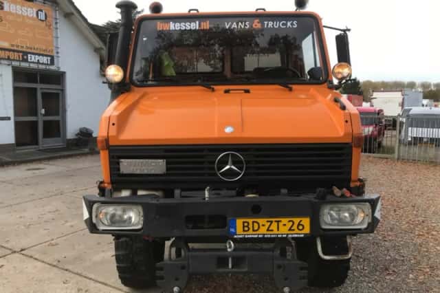 Mercedes-Benz Unimog (1980) thumbnail 3