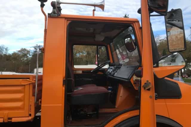 Mercedes-Benz Unimog (1980) thumbnail 6