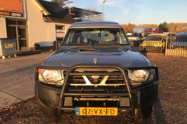 Nissan Patrol (2001) thumbnail 2