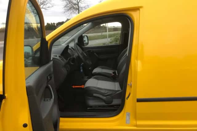 Volkswagen Caddy (2011) thumbnail 3