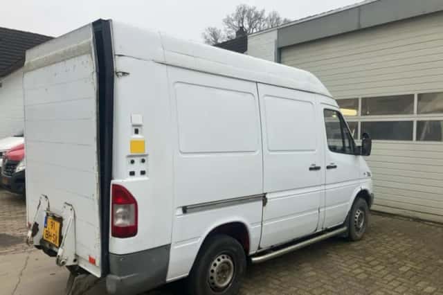 Mercedes-Benz Sprinter (2003) thumbnail 6