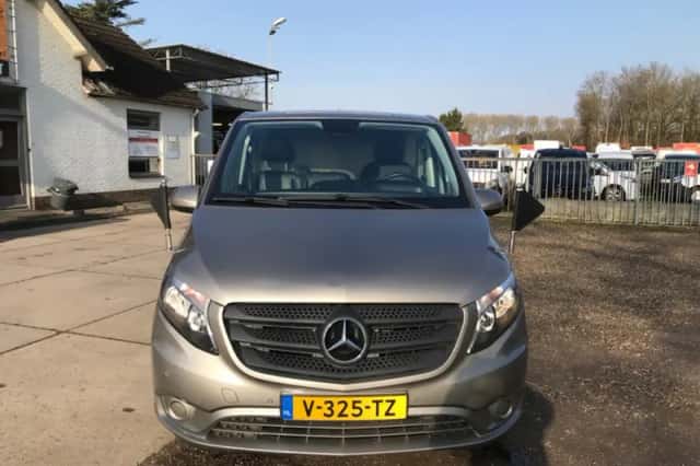 Mercedes-Benz Vito (2019) thumbnail 2