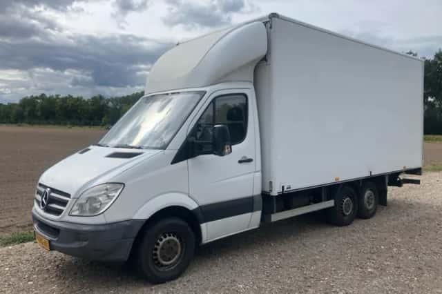Mercedes-Benz Sprinter (2012) thumbnail 3