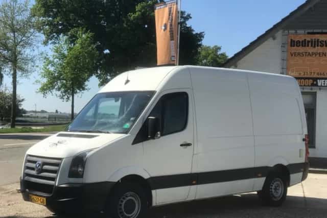 Volkswagen Crafter (2009) thumbnail 3
